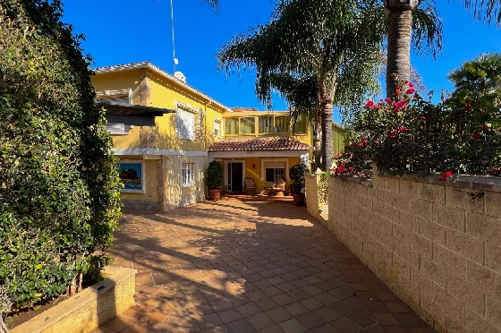 Villa in Denia zu vermieten, Wohnfläche 200 m², Zustand gepflegt, + Zentralheizung, Klimaanlage, Grundstück 900 m², 3 Schlafzimmer, 2 Badezimmer, Pool, ref.: D-0123-9