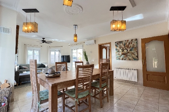 Villa in Gata de Gorgos(Monte Pedreguer) zur Ferienvermietung, Wohnfläche 180 m², Baujahr 2006, + Ofen, Klimaanlage, Grundstück 600 m², 3 Schlafzimmer, 3 Badezimmer, Pool, ref.: T-0624-6