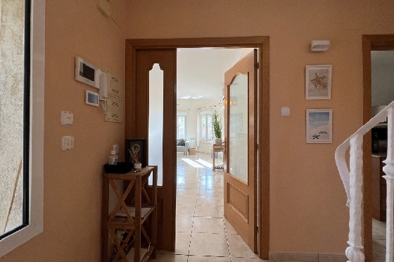 Villa in Gata de Gorgos(Monte Pedreguer) zur Ferienvermietung, Wohnfläche 180 m², Baujahr 2006, + Ofen, Klimaanlage, Grundstück 600 m², 3 Schlafzimmer, 3 Badezimmer, Pool, ref.: T-0624-9