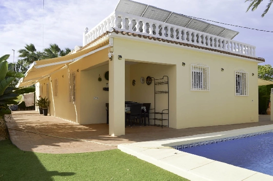Villa in Denia zu verkaufen, Wohnfläche 121 m², Klimaanlage, Grundstück 623 m², 4 Schlafzimmer, 2 Badezimmer, Pool, ref.: CO-C25935-1
