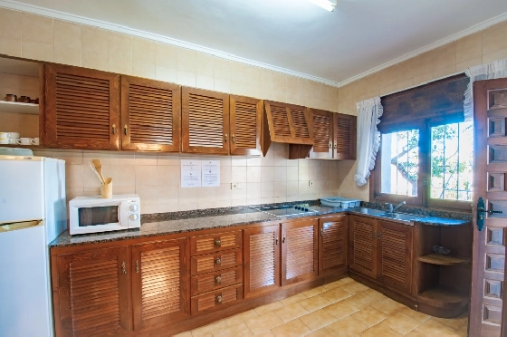 Villa in Benissa(La Fustera) zu verkaufen, Wohnfläche 312 m², Baujahr 1978, Klimaanlage, Grundstück 2669 m², 6 Schlafzimmer, 2 Badezimmer, Pool, ref.: AM-12452DA-27