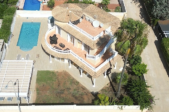 Villa in Els Poblets(Ptda. Revoltes) zu verkaufen, Wohnfläche 234 m², Baujahr 2004, Zustand gepflegt, + Zentralheizung, Klimaanlage, Grundstück 614 m², 4 Schlafzimmer, 3 Badezimmer, Pool, ref.: AS-1425-51