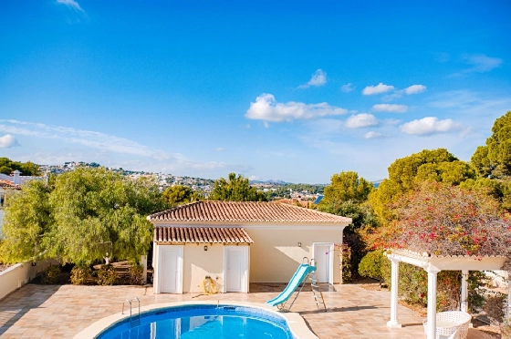 Villa in Moraira zu verkaufen, Wohnfläche 466 m², Baujahr 2005, Klimaanlage, Grundstück 2040 m², 5 Schlafzimmer, 5 Badezimmer, Pool, ref.: AM-12515DR-15