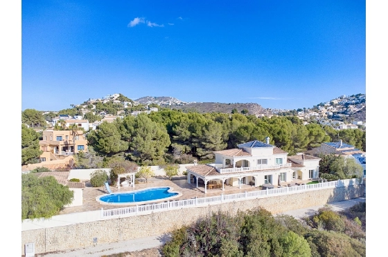 Villa in Moraira zu verkaufen, Wohnfläche 466 m², Baujahr 2005, Klimaanlage, Grundstück 2040 m², 5 Schlafzimmer, 5 Badezimmer, Pool, ref.: AM-12515DR-16