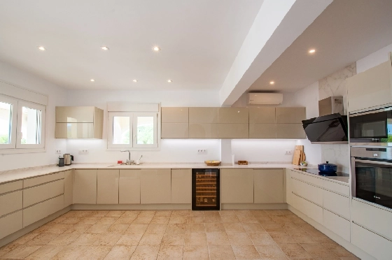 Villa in Moraira zu verkaufen, Wohnfläche 466 m², Baujahr 2005, Klimaanlage, Grundstück 2040 m², 5 Schlafzimmer, 5 Badezimmer, Pool, ref.: AM-12515DR-40