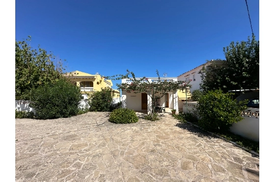 Villa in Denia zu verkaufen, Wohnfläche 220 m², Baujahr 1983, Klimaanlage, Grundstück 2233 m², 6 Schlafzimmer, 2 Badezimmer, Pool, ref.: O-V95814-17