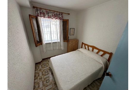 Villa in Denia zu verkaufen, Wohnfläche 220 m², Baujahr 1983, Klimaanlage, Grundstück 2233 m², 6 Schlafzimmer, 2 Badezimmer, Pool, ref.: O-V95814-31