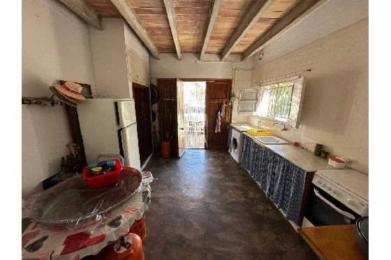 Villa in Denia zu verkaufen, Wohnfläche 220 m², Baujahr 1983, Klimaanlage, Grundstück 2233 m², 6 Schlafzimmer, 2 Badezimmer, Pool, ref.: O-V95814-37