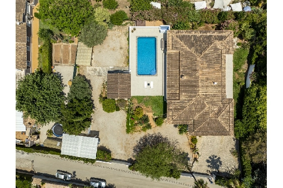 Villa in Denia zu verkaufen, Wohnfläche 324 m², Baujahr 1993, Zustand modernisiert, + Fussbodenheizung, Klimaanlage, Grundstück 1888 m², 4 Schlafzimmer, 2 Badezimmer, Pool, ref.: BC-7771-10