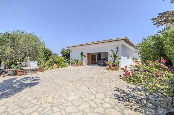 Villa in Denia zu verkaufen, Wohnfläche 324 m², Baujahr 1993, Zustand modernisiert, + Fussbodenheizung, Klimaanlage, Grundstück 1888 m², 4 Schlafzimmer, 2 Badezimmer, Pool, ref.: BC-7771-31