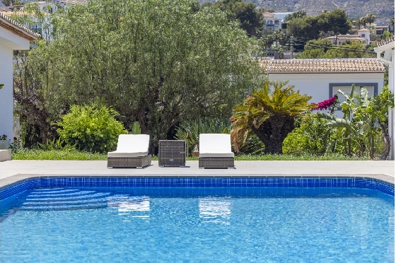 Villa in Denia zu verkaufen, Wohnfläche 324 m², Baujahr 1993, Zustand modernisiert, + Fussbodenheizung, Klimaanlage, Grundstück 1888 m², 4 Schlafzimmer, 2 Badezimmer, Pool, ref.: BC-7771-36