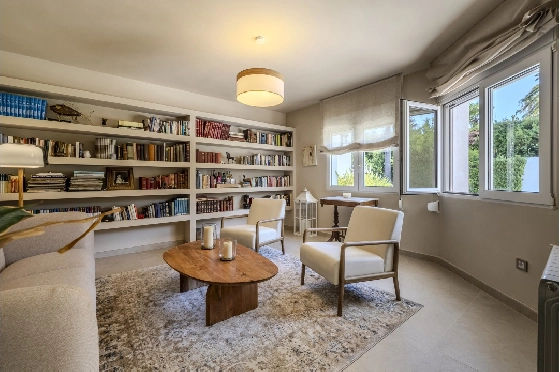 Villa in Denia zu verkaufen, Wohnfläche 324 m², Baujahr 1993, Zustand modernisiert, + Fussbodenheizung, Klimaanlage, Grundstück 1888 m², 4 Schlafzimmer, 2 Badezimmer, Pool, ref.: BC-7771-50