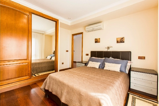 Villa in Denia zu verkaufen, Wohnfläche 266 m², Klimaanlage, Grundstück 1254 m², 5 Schlafzimmer, 3 Badezimmer, Pool, ref.: VI-CHA2550-33