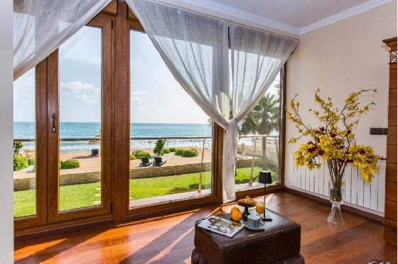 Villa in Denia zu verkaufen, Wohnfläche 266 m², Klimaanlage, Grundstück 1254 m², 5 Schlafzimmer, 3 Badezimmer, Pool, ref.: VI-CHA2550-7