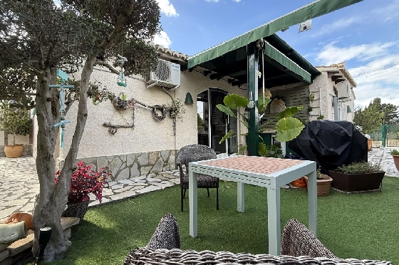 Villa in Els Poblets zu verkaufen, Wohnfläche 105 m², Baujahr 1990, + Zentralheizung, Klimaanlage, Grundstück 536 m², 2 Schlafzimmer, 2 Badezimmer, Pool, ref.: JS-0326-20