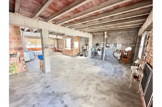 Stadthaus in Pego zu verkaufen, Wohnfläche 456 m², Baujahr 1982, Klimaanlage, Grundstück 224 m², 5 Schlafzimmer, 2 Badezimmer, Pool, ref.: O-V96114-1