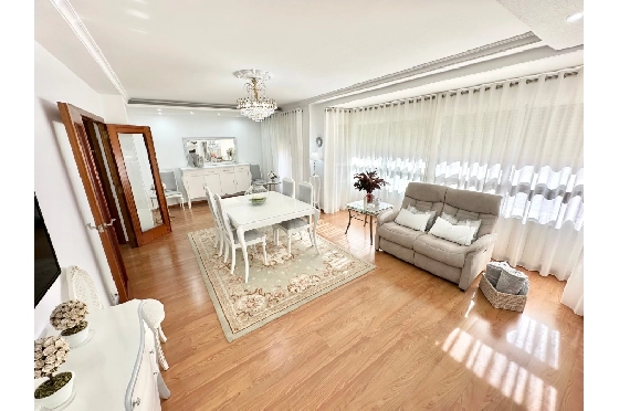 Stadthaus in Pego zu verkaufen, Wohnfläche 456 m², Baujahr 1982, Klimaanlage, Grundstück 224 m², 5 Schlafzimmer, 2 Badezimmer, Pool, ref.: O-V96114-20