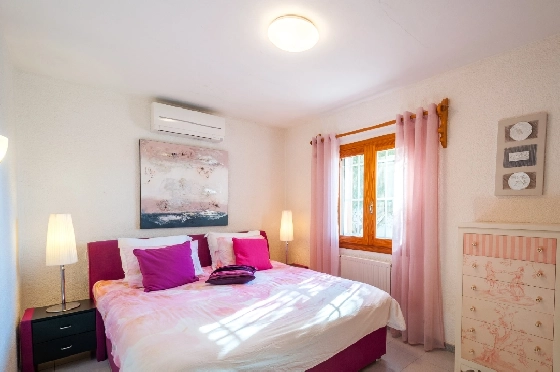 Villa in Benissa zu verkaufen, Wohnfläche 247 m², Baujahr 1993, Klimaanlage, Grundstück 848 m², 5 Schlafzimmer, 3 Badezimmer, Pool, ref.: AM-12630DR-28