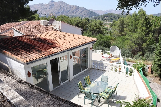 Villa in Parcent zu verkaufen, Wohnfläche 170 m², Grundstück 783 m², 5 Schlafzimmer, 2 Badezimmer, ref.: PT-25007-3