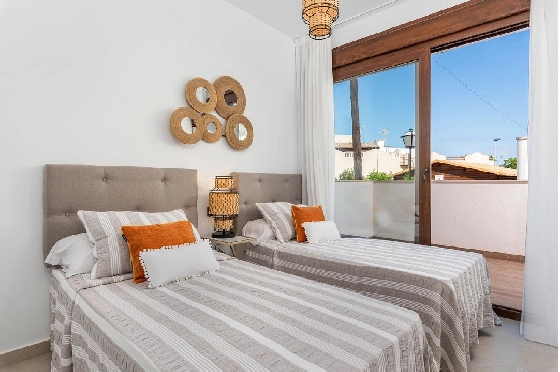 Erdgeschoss Apartment in Torrevieja zu verkaufen, Wohnfläche 100 m², Zustand Erstbezug, 3 Schlafzimmer, 2 Badezimmer, Pool, ref.: HA-TON-159-A03-18