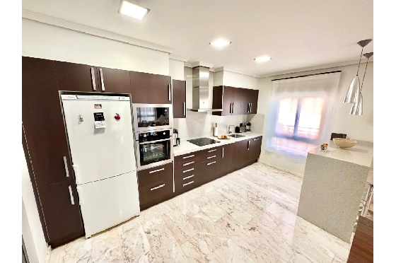 Stadthaus in Pego zu verkaufen, Wohnfläche 280 m², Baujahr 2010, Klimaanlage, Grundstück 153 m², 3 Schlafzimmer, 2 Badezimmer, Pool, ref.: O-V97114-12