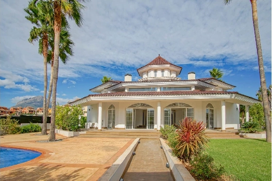 Villa in L-Alfas del Pi(Alfaz del PI Pueblo Urbanizaciones) zu verkaufen, Wohnfläche 810 m², Grundstück 1094 m², 5 Schlafzimmer, 6 Badezimmer, Pool, ref.: COB-7030ALF-10535-1