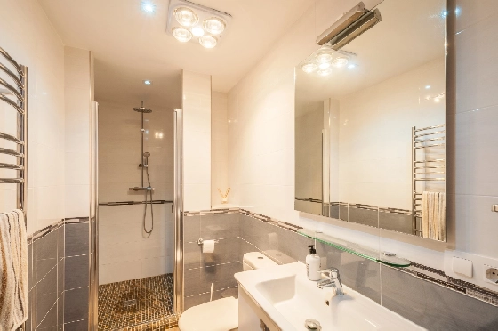 Villa in Moraira zu verkaufen, Wohnfläche 285 m², Baujahr 2015, Klimaanlage, Grundstück 960 m², 4 Schlafzimmer, 3 Badezimmer, Pool, ref.: AM-12646DR-21