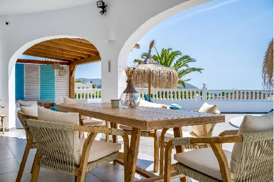 Villa in Moraira zu verkaufen, Wohnfläche 290 m², Baujahr 2003, + Ofen, Klimaanlage, Grundstück 847 m², 3 Schlafzimmer, 3 Badezimmer, Pool, ref.: AM-12692DR-22
