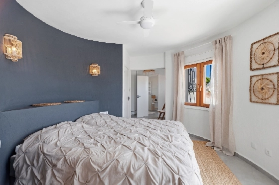 Villa in Moraira zu verkaufen, Wohnfläche 290 m², Baujahr 2003, + Ofen, Klimaanlage, Grundstück 847 m², 3 Schlafzimmer, 3 Badezimmer, Pool, ref.: AM-12692DR-47