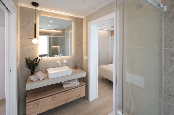 Eck-Reihenhaus in Los Alcazares zu verkaufen, Wohnfläche 146 m², Zustand Erstbezug, Klimaanlage, Grundstück 177 m², 3 Schlafzimmer, 2 Badezimmer, Pool, ref.: HA-LAN-480-Q01-14